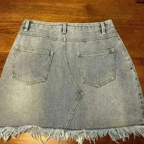 MPD Womens Light Wash Denim Skirt Size M Jean Skirt Raw Hem. - Picture 4 of 5